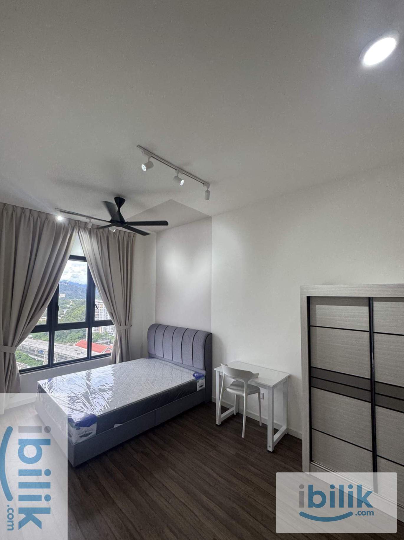 New Fully Furnish M Astra Medium Room For Rent  - Image 6