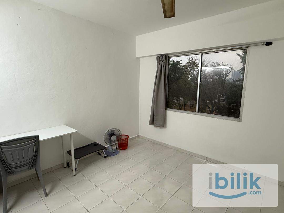 Master Room - Image 1