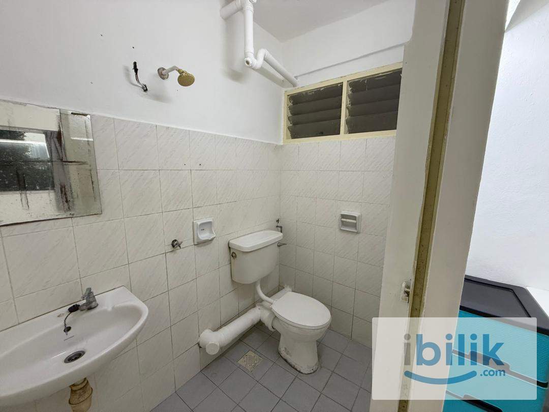 Master Room - Image 4