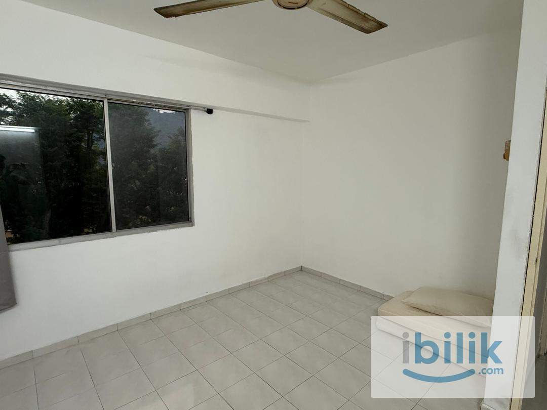 Master Room - Image 5