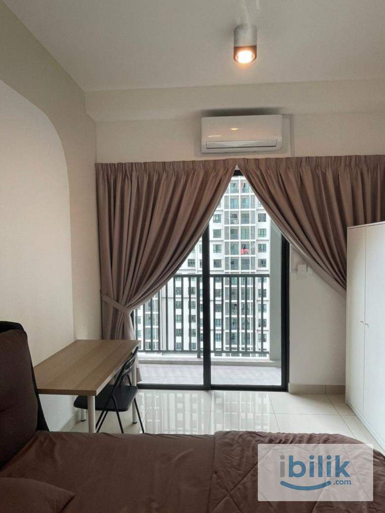 Mix Gender Balcony Room at Luxury Facilities Residence at Bukit Jalil Nearby APU and Pavillion Bukit Jalil - Image 1