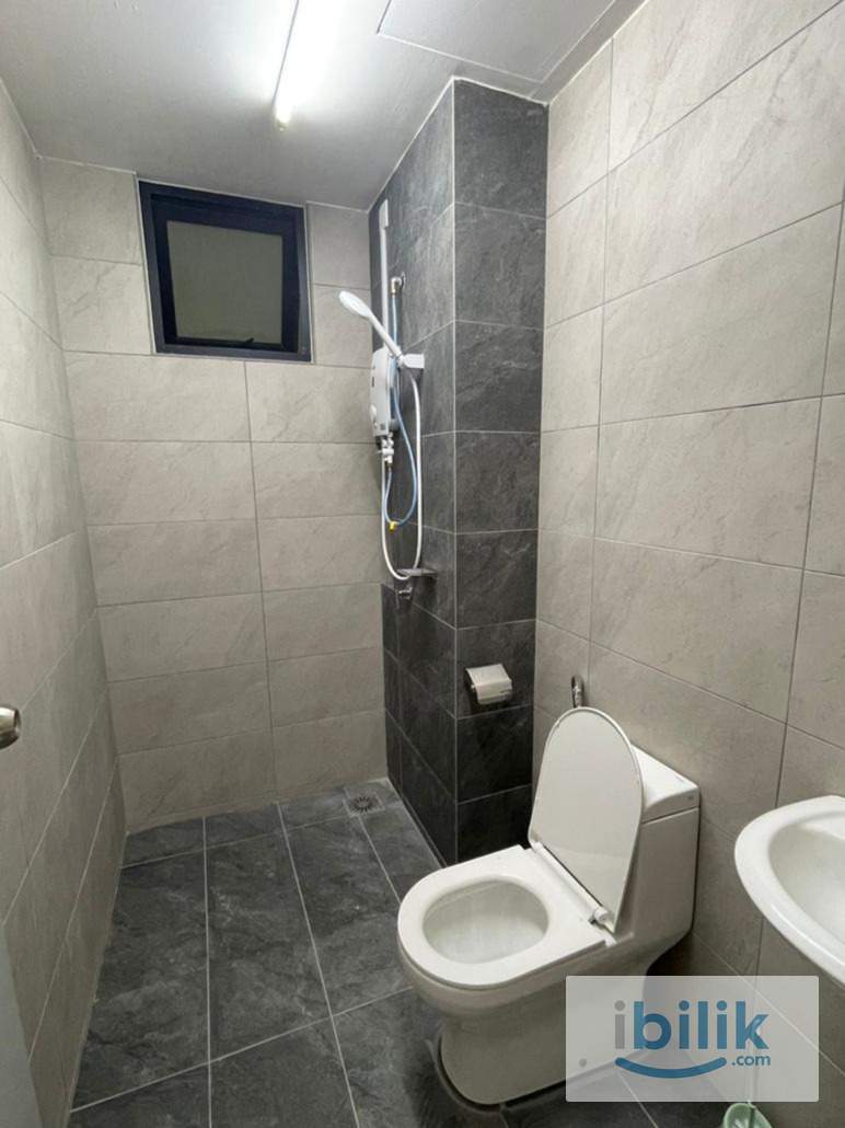 Mix Gender Balcony Room at Luxury Facilities Residence at Bukit Jalil Nearby APU and Pavillion Bukit Jalil - Image 3