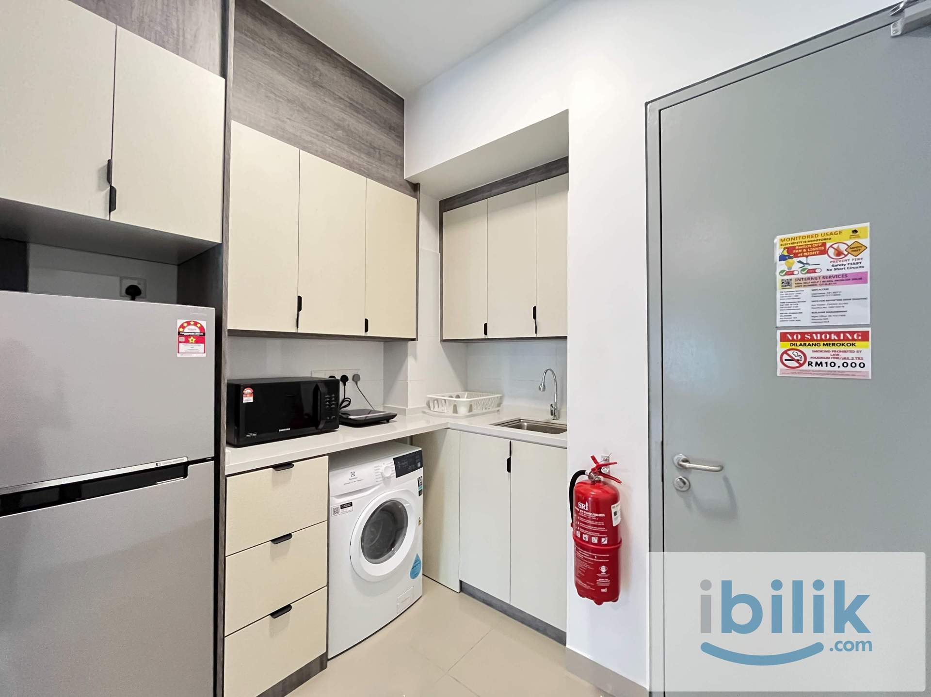 Balcony room with Share toilet for rent nearby University Malaya (UM) at 121 Residence - Image 2