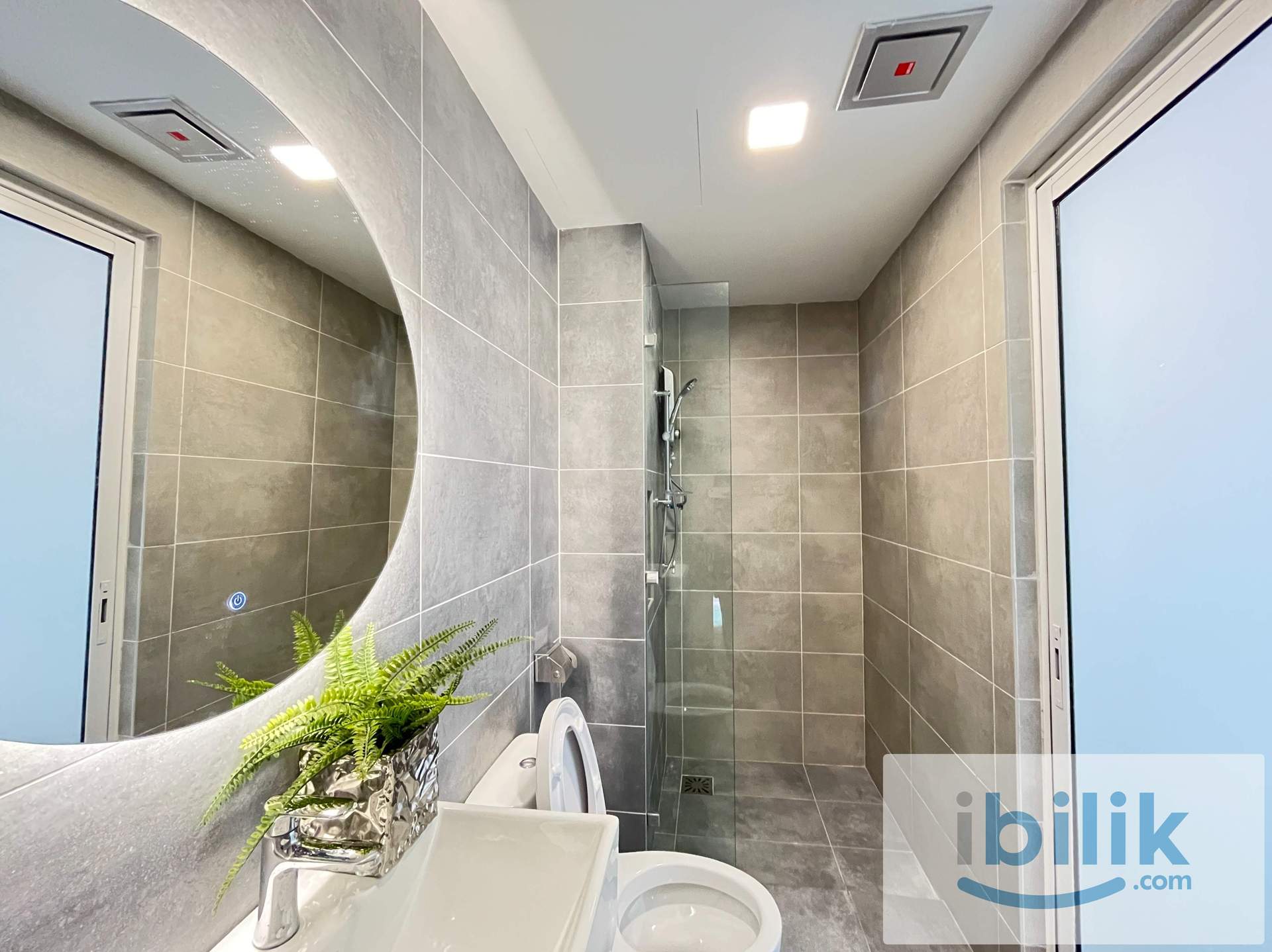 Balcony room with Share toilet for rent nearby University Malaya (UM) at 121 Residence - Image 3