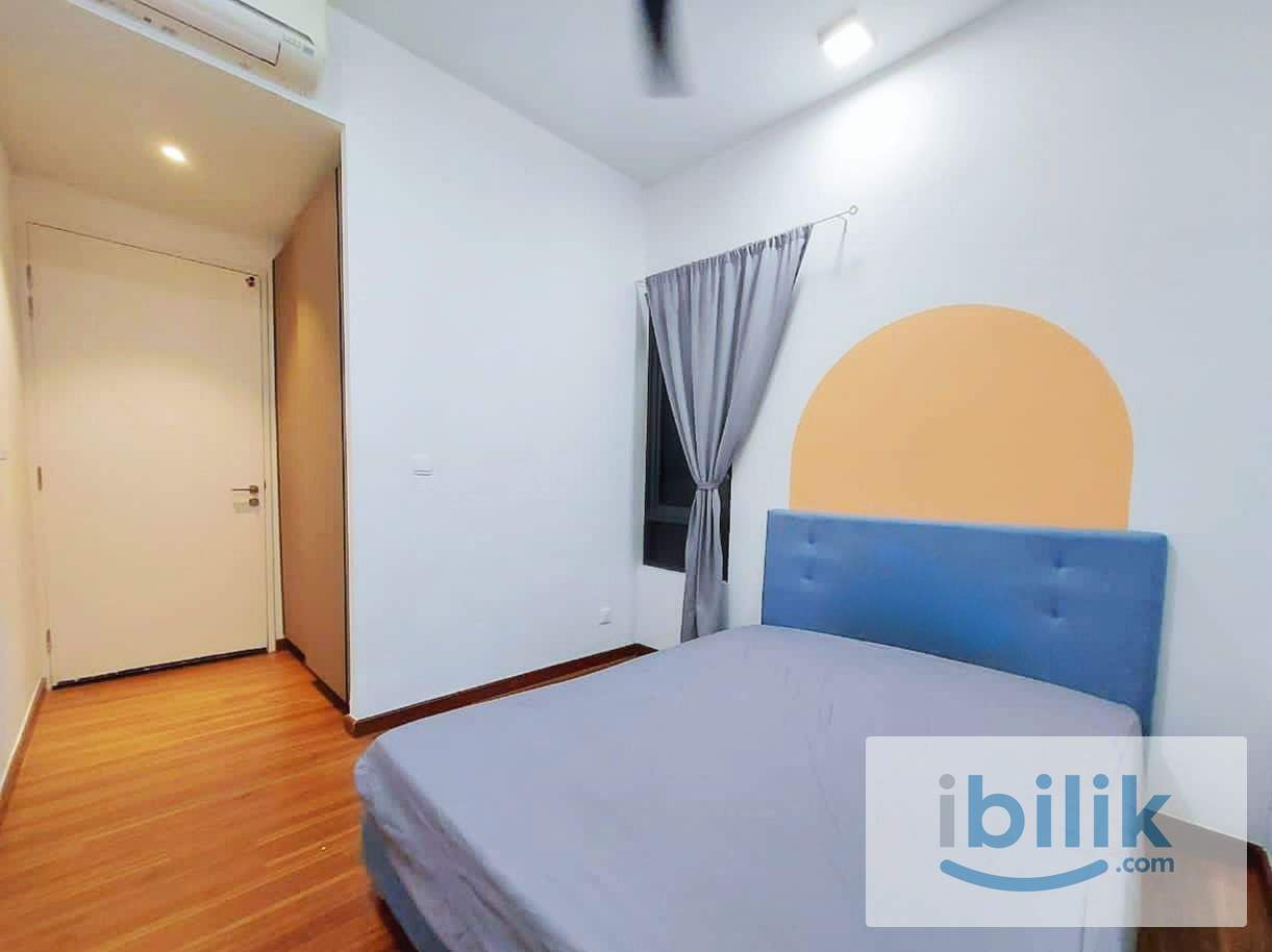 Medium Room Petalz Old Klang Road - Image 1