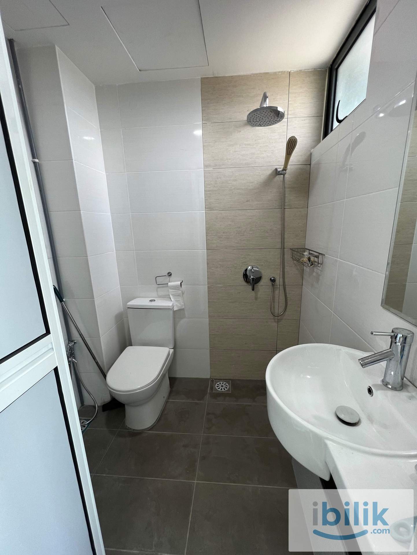 Master Room with Private Bathroom Old Klang Road - Image 2
