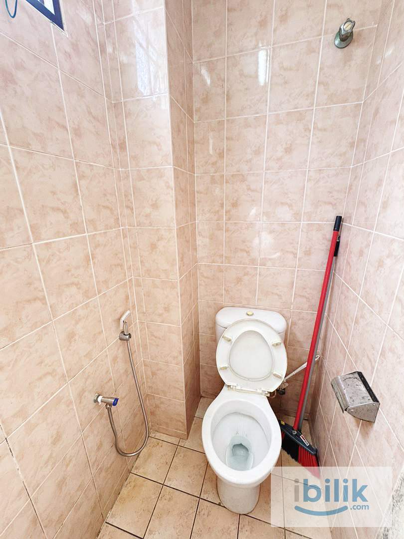 🏡 Affordable Ac Medium Room for Rent @ Bandar Utama | Move-In Ready - Image 6