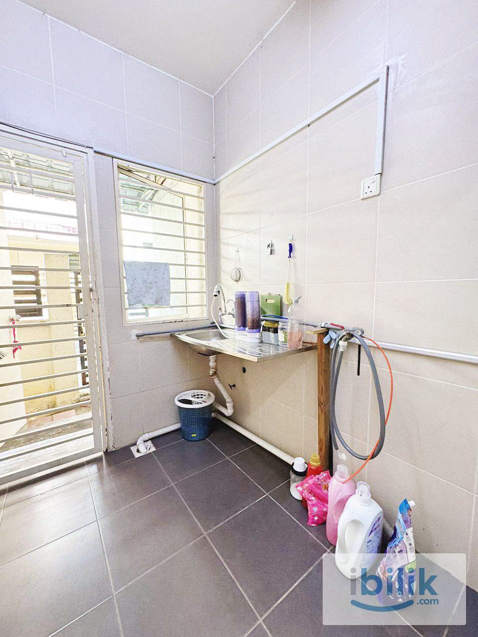     🚆 Strategic Location | Room For Rent At Kepong @ Taman Fadason - Image 6
