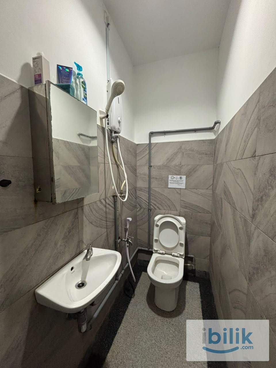 Ss2 Medium Room For Rent ‼️‼️| Ready Move In  - Image 4