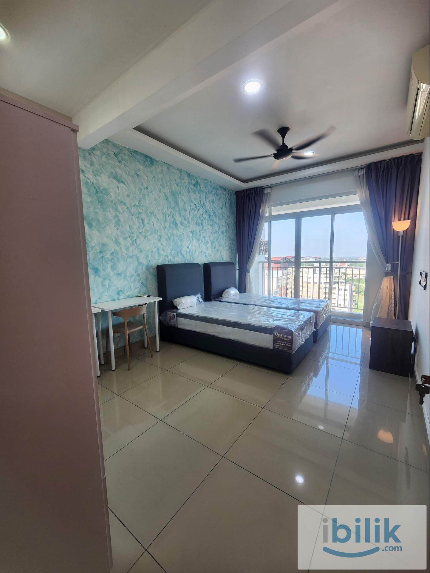 Female Unit Medium with Private Balcony with 2 set Single Bed for Rent @ Seksyen 22 Shah Alam - Image 2