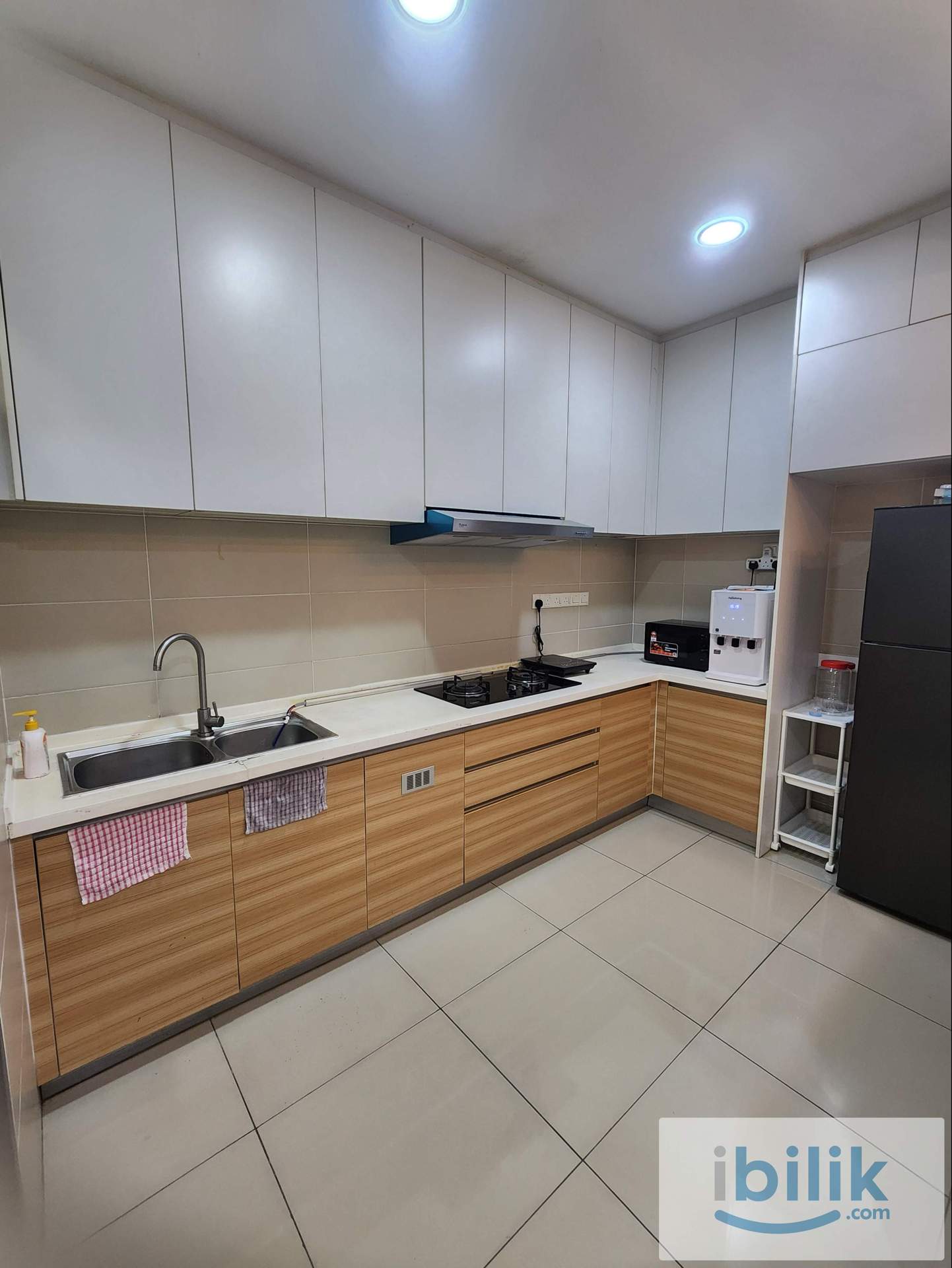 Female Unit Medium with Private Balcony with 2 set Single Bed for Rent @ Seksyen 22 Shah Alam - Image 4
