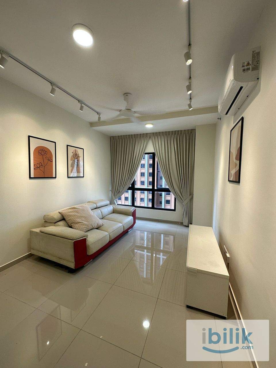 Middle Room - Image 2