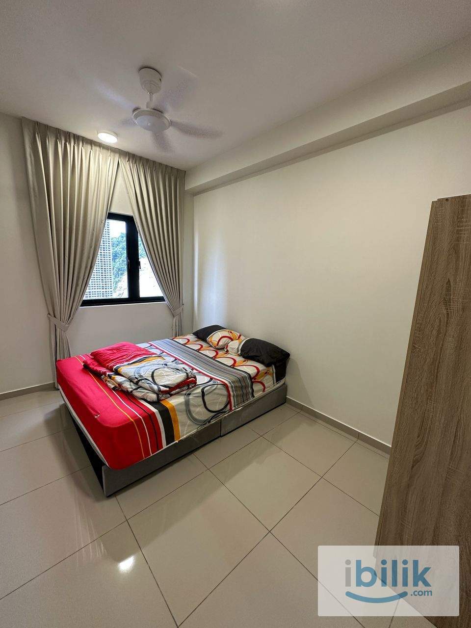 Middle Room - Image 4