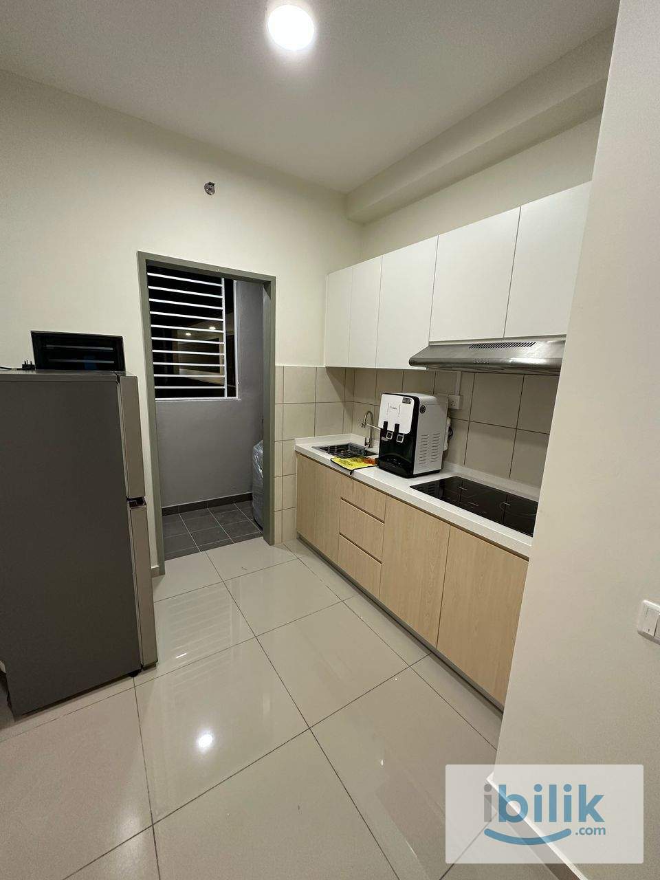 Middle Room - Image 5