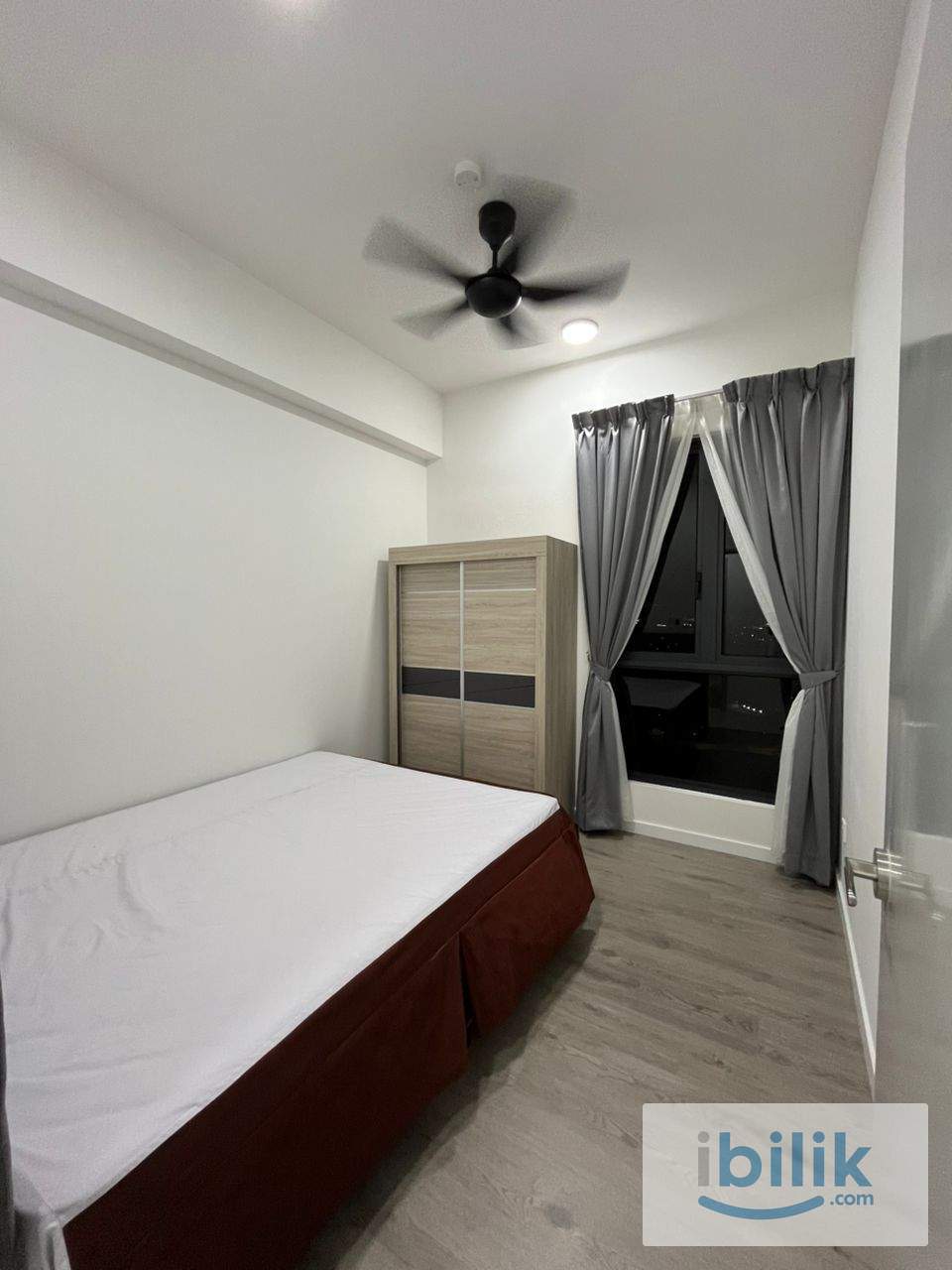 Middle Bedroom - Image 3