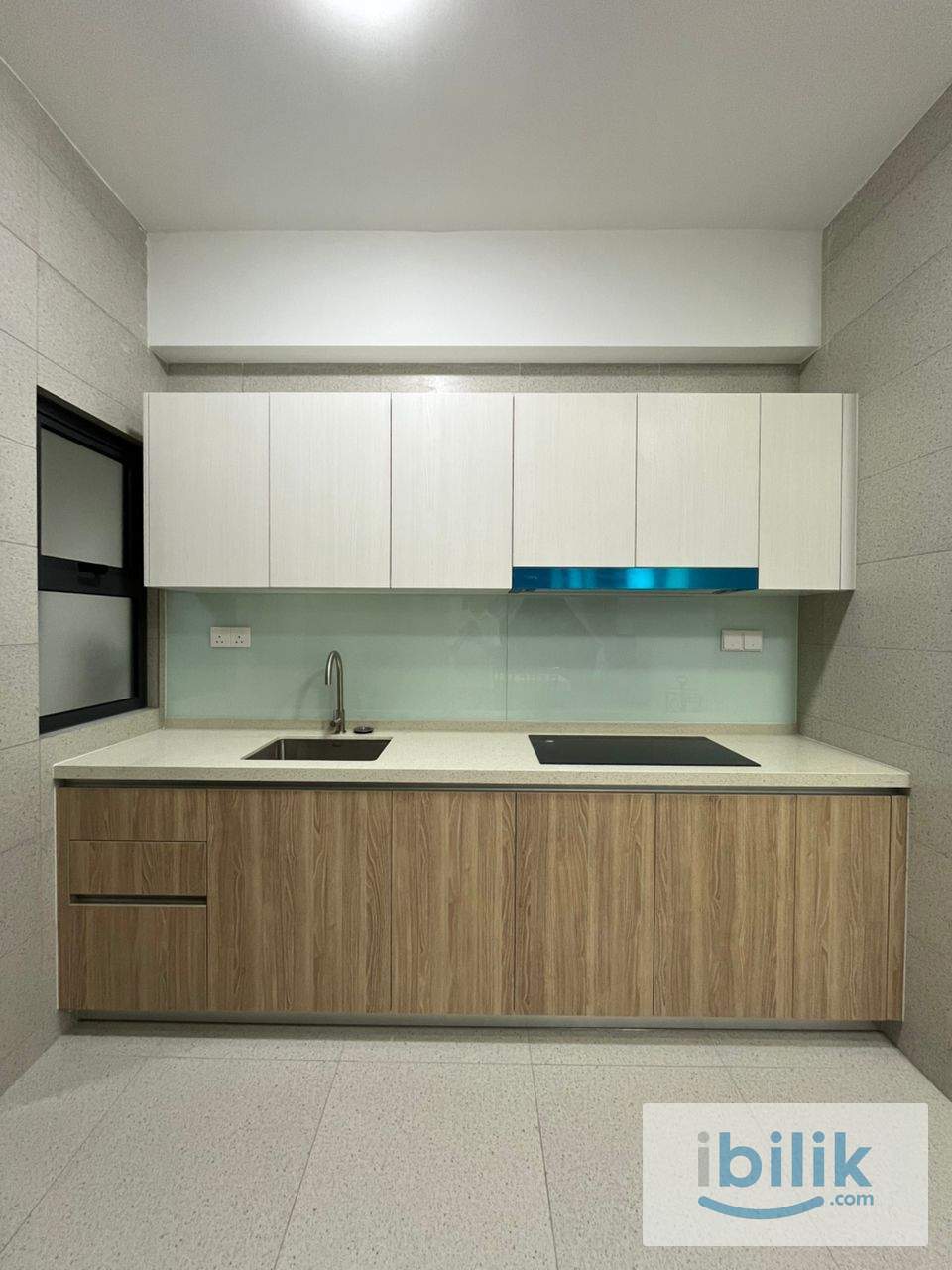 Middle Bedroom - Image 6