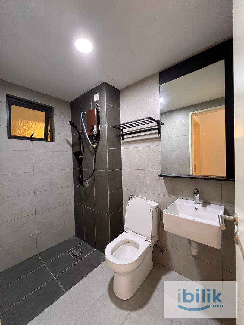  D’Erica Residence Medium Room for Rent  - Image 7