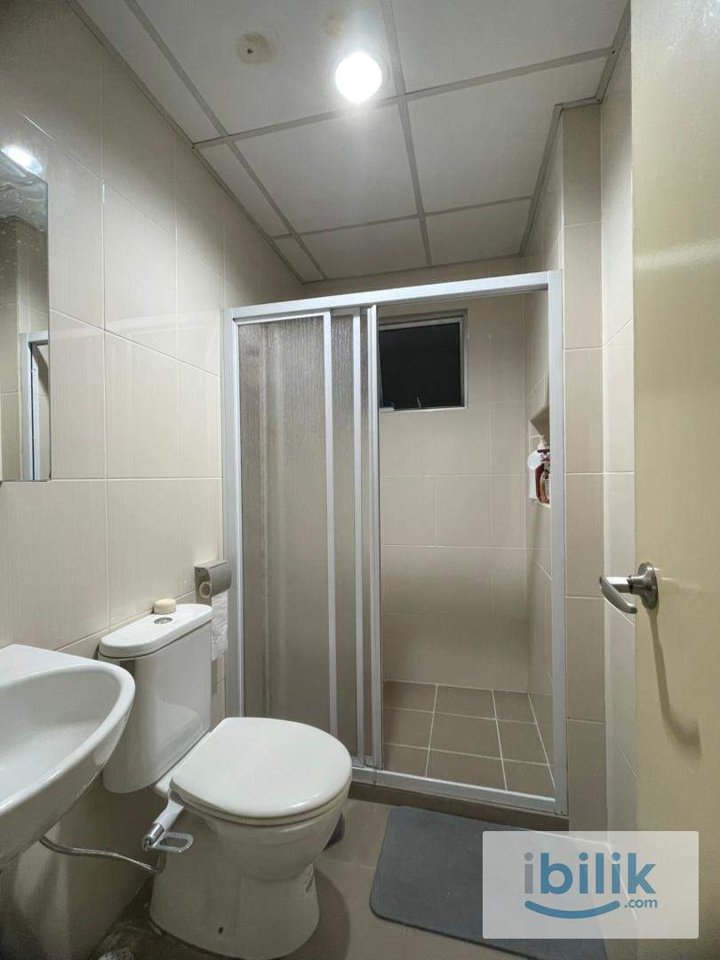 950sqft OUG Parklane (E1 orange block) 3 Bedrooms for Rent - Image 6