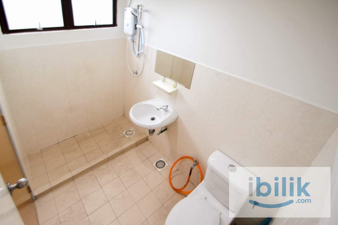 Master Bedroom Private Bathroom with Window & A/C (Female unit) - Image 5