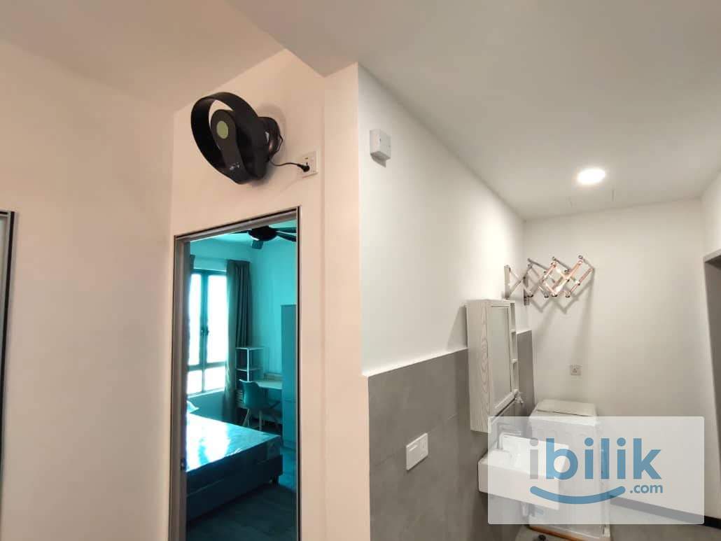 Middle Room - Image 1