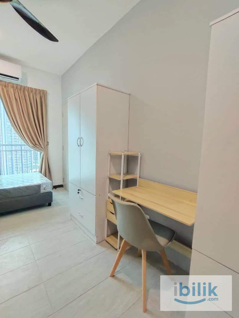 Middle Room - Image 2