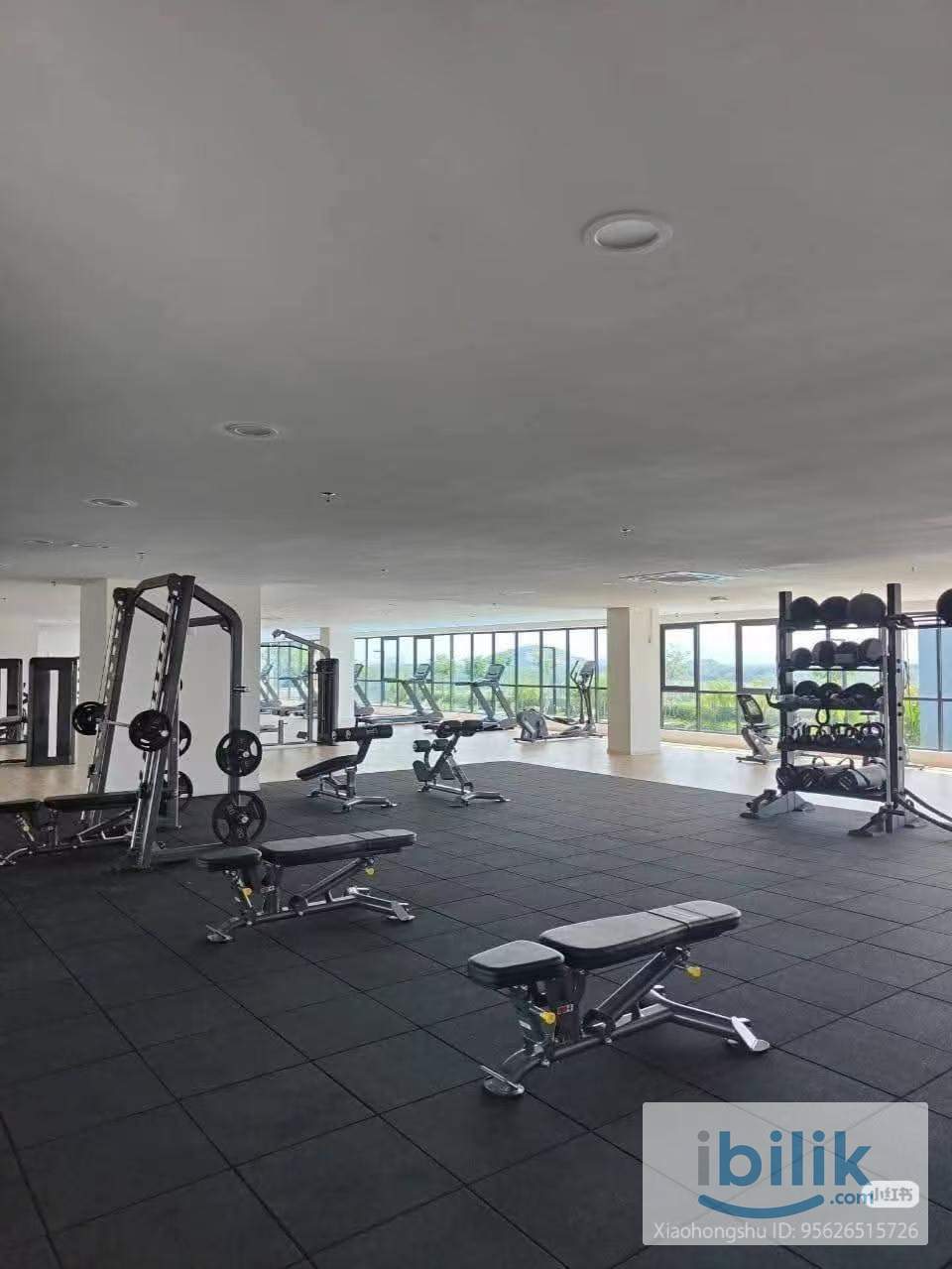 Medium Room - Image 6