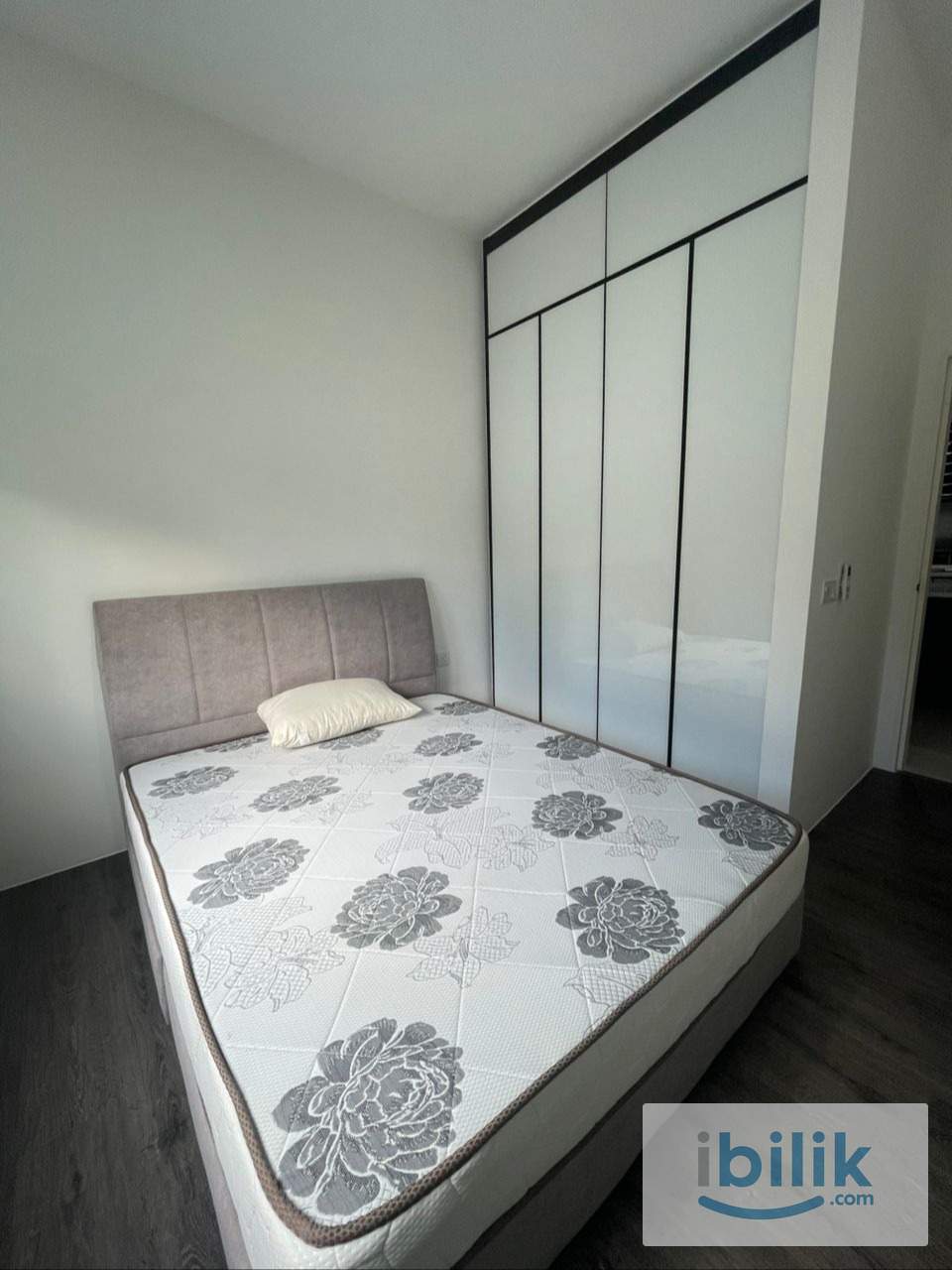 Room For Rent at Lumos Residence. Located at Jalan Ong Tiang Swee - Image 3