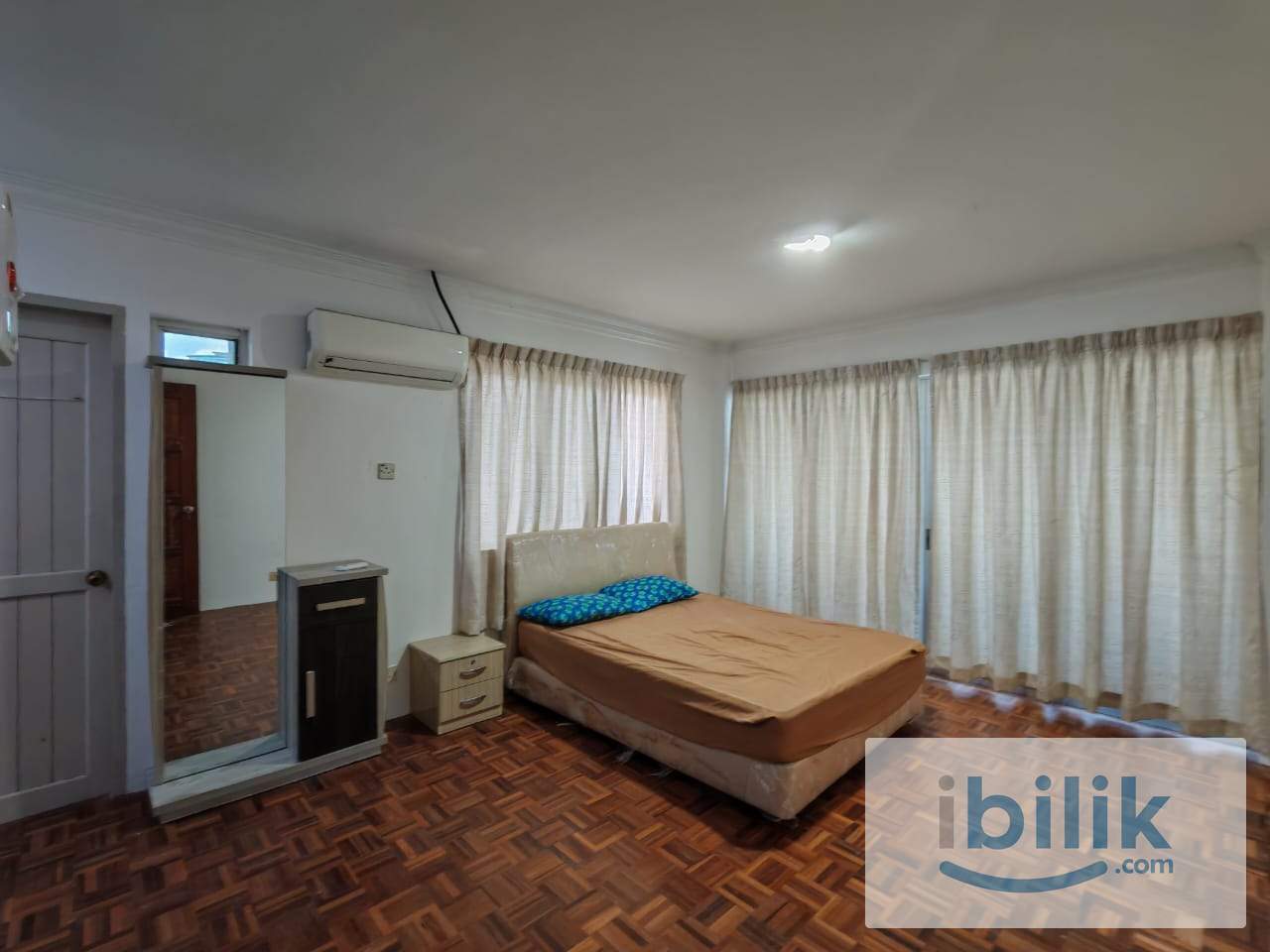 Master Room for Rent! Located at Central Court Apartment, near MBKS - Image 1