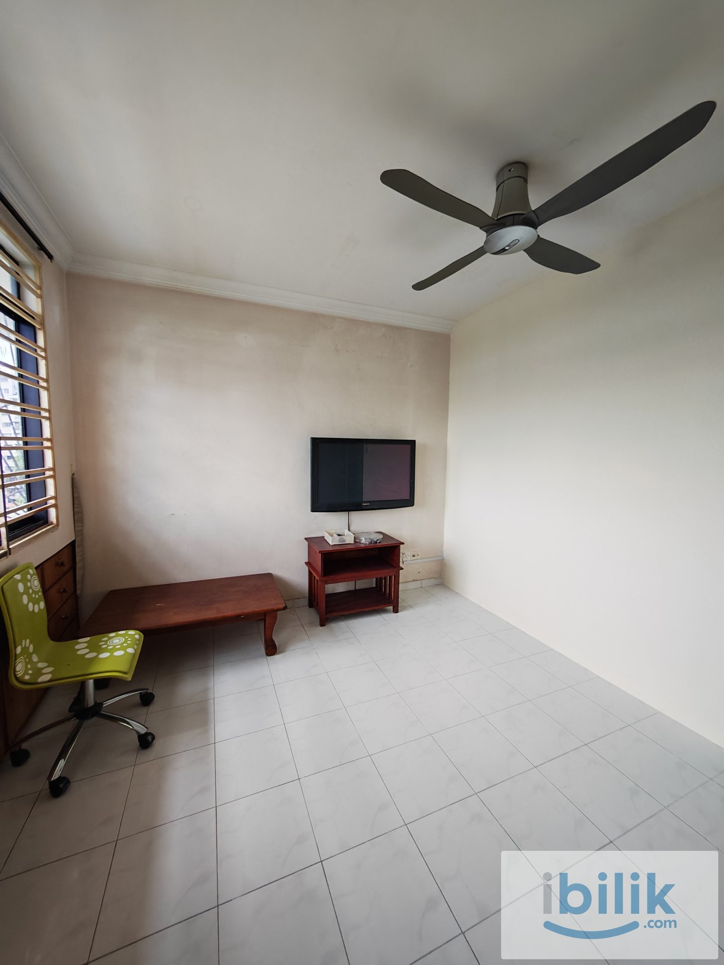 Low deposit/free motor parking/free wifi - Image 5