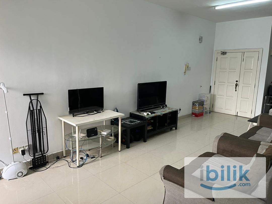 Middle Bedroom - Image 2
