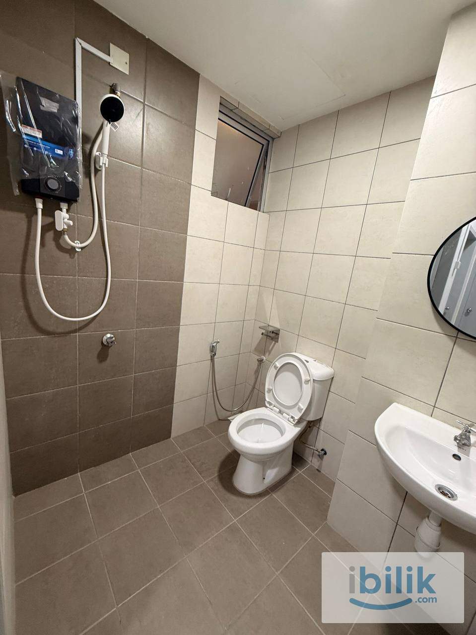 [BUKIT JALIL] Available Master Room For Rent in (Female Unit / Mixed Gender Unit) - Image 5