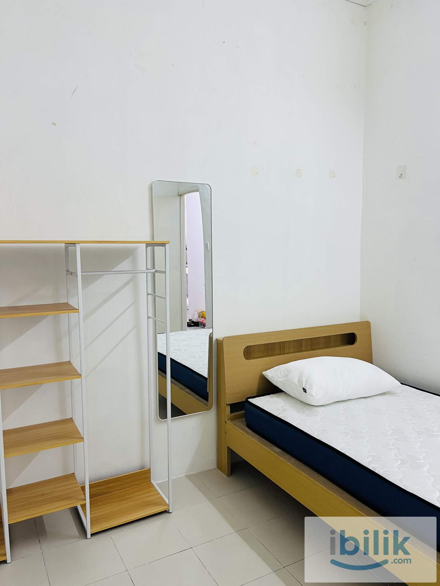 SINGLE ROOM 7 FULLY FURNISHED WITH AC - Image 5