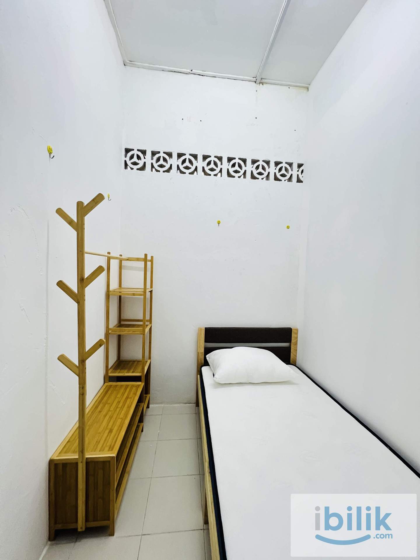 SINGLE ROOM 2 FULLY FURNISHED  WITH FAN - Image 5