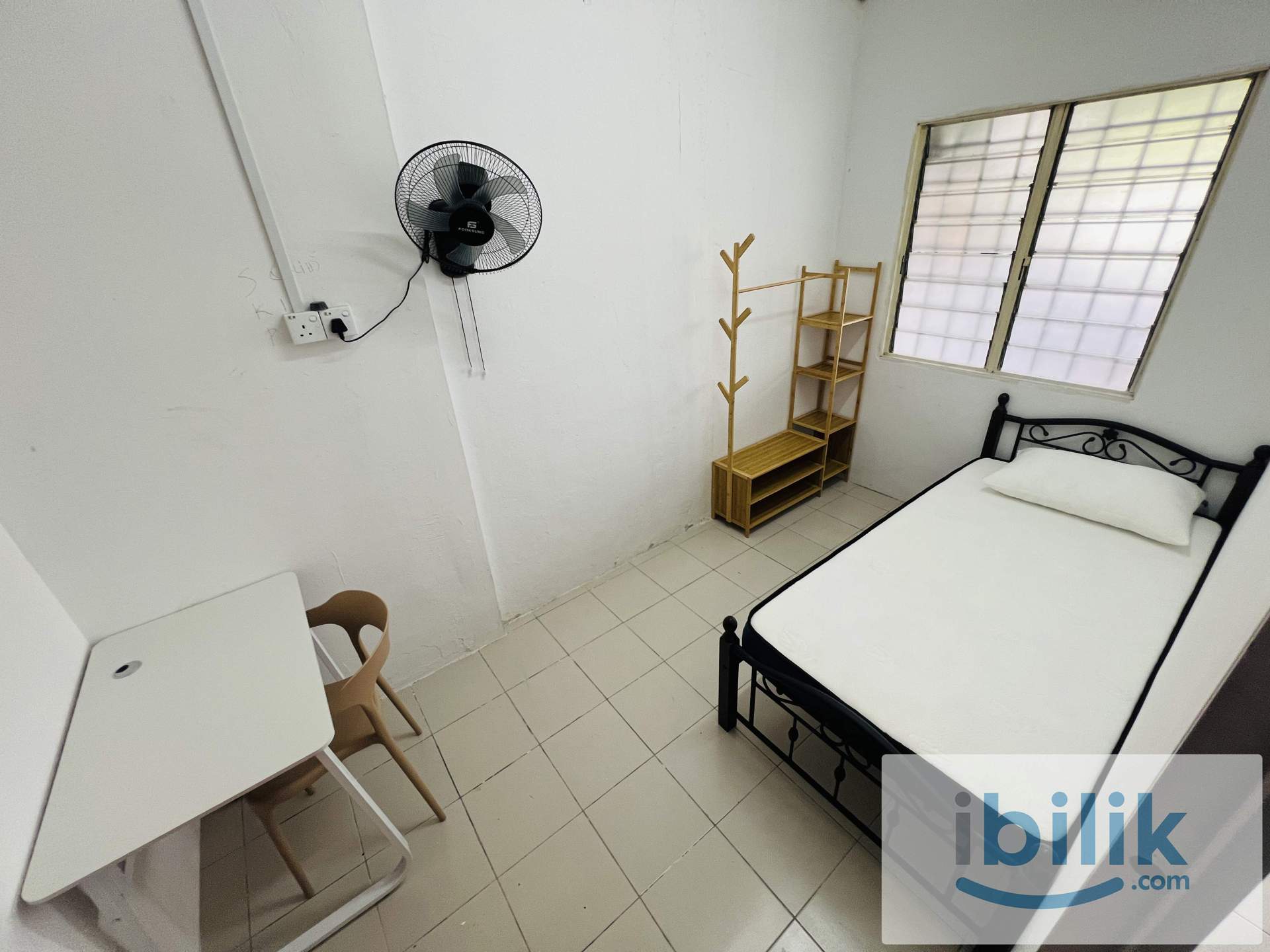 SINGLE ROOM 9 FULLY FURNISHED WITH FAN and WINDOW - Image 5