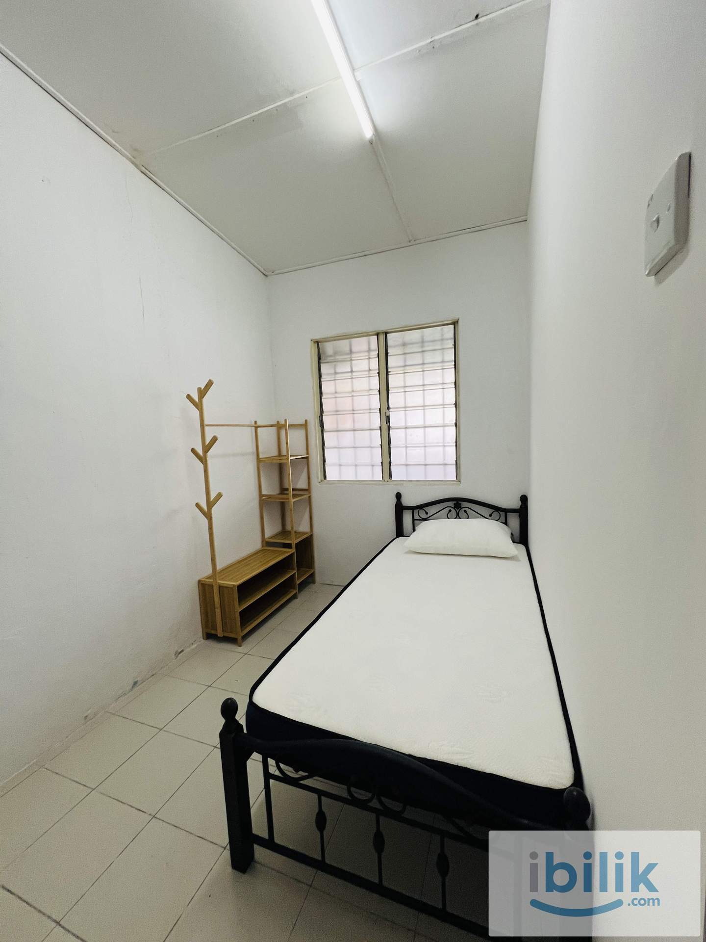 SINGLE ROOM 9 FULLY FURNISHED WITH FAN and WINDOW - Image 1