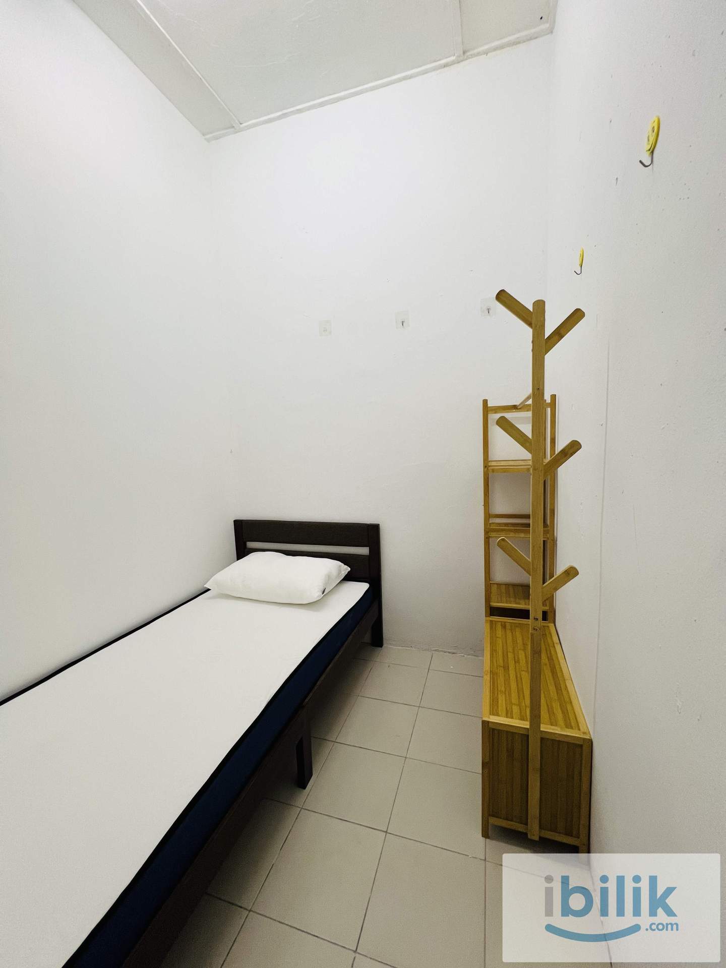 SINGLE ROOM 8 FULLY FURNISHED WITH FAN - Image 4