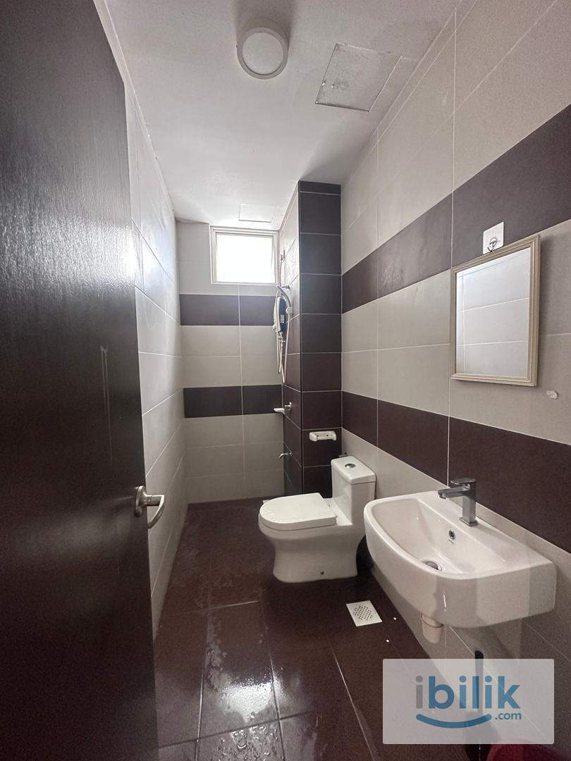 Common Room share bathroom - Image 4