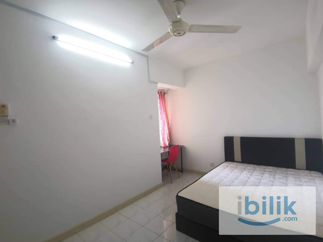  QUEEN SIZE BED WITH AIR-COND - Image 1