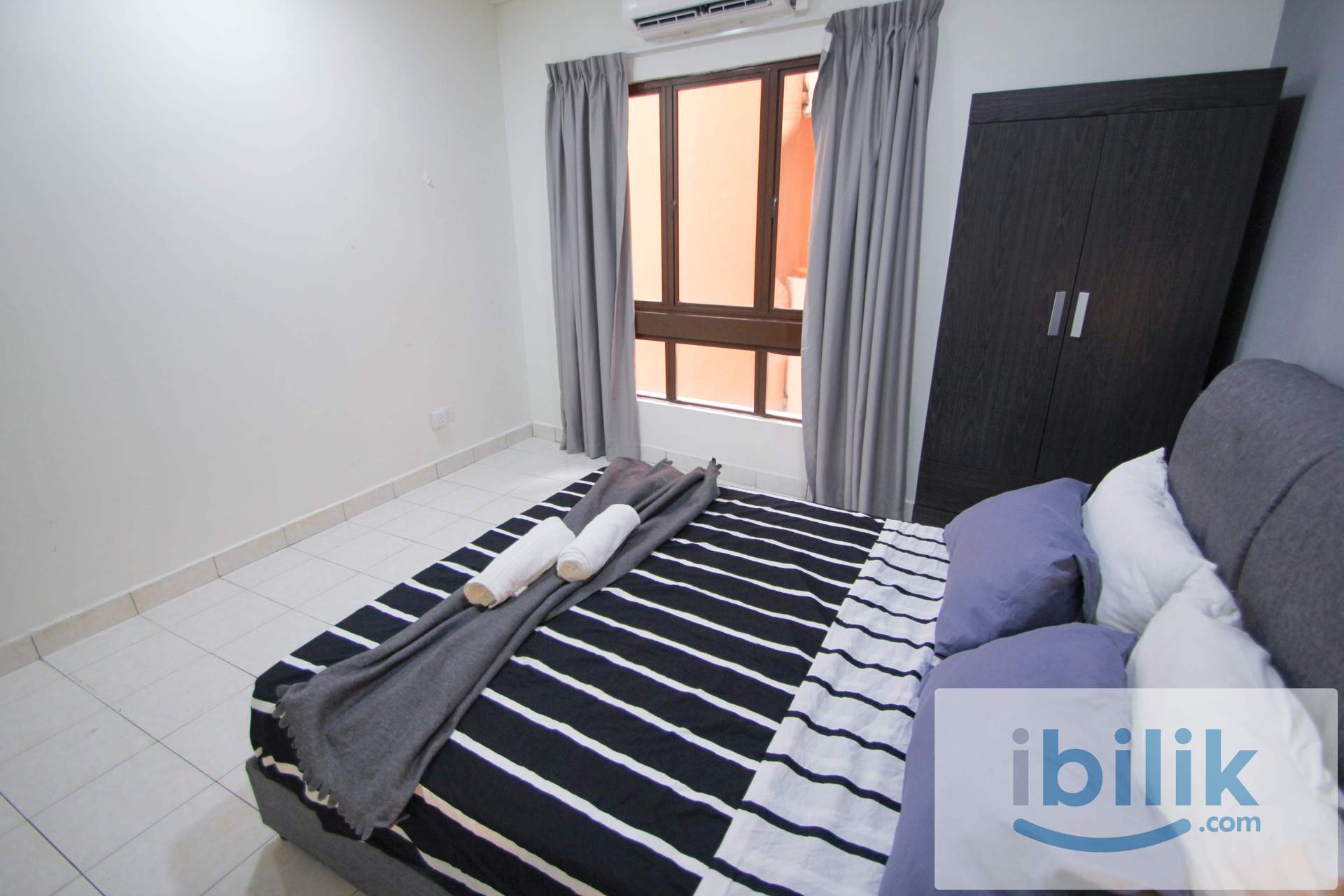 (Female unit)Queen Bed Medium Room with Window & A/C  - Image 3