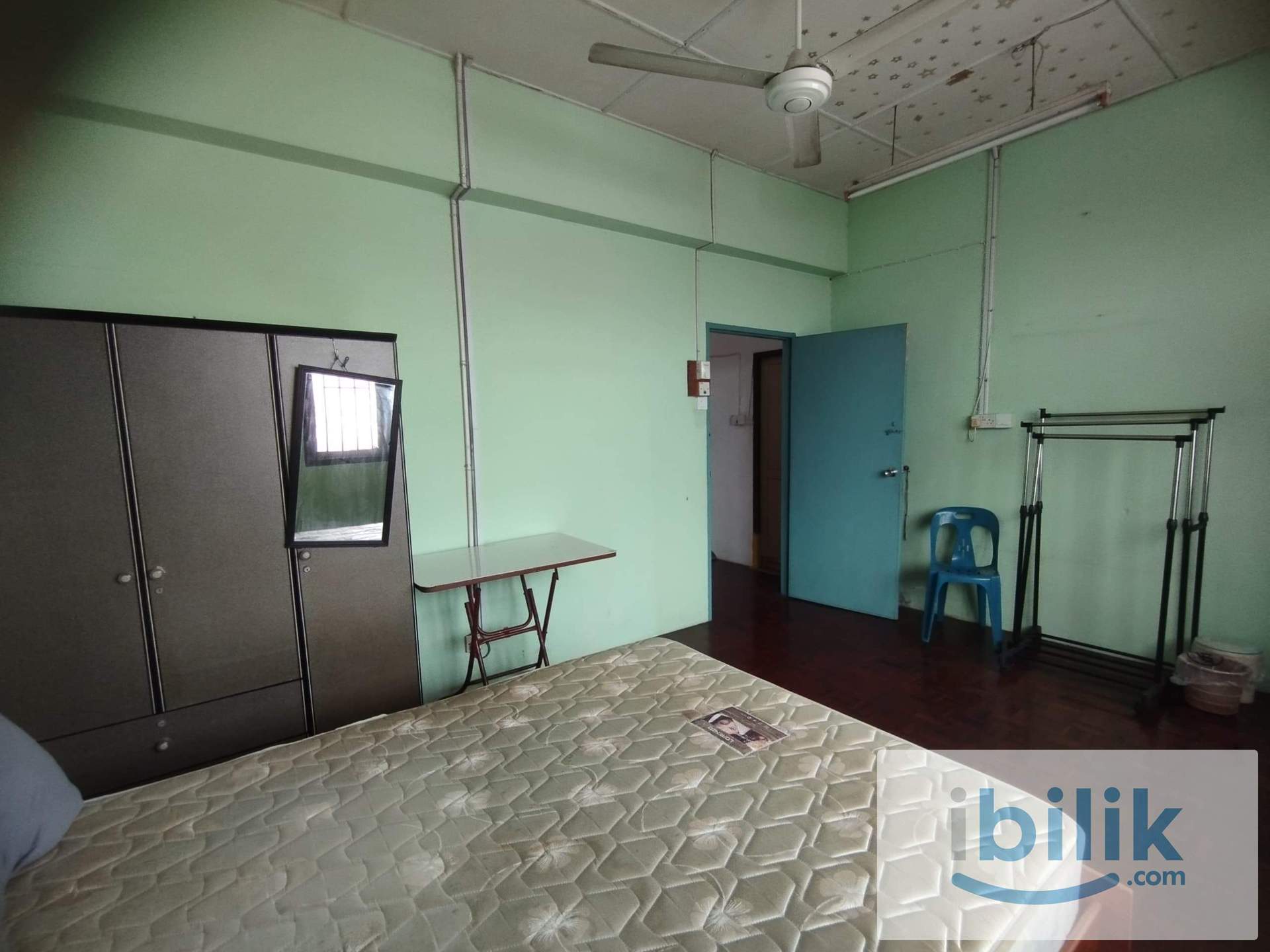 Master bedroom for rent near The Spring  - Image 1