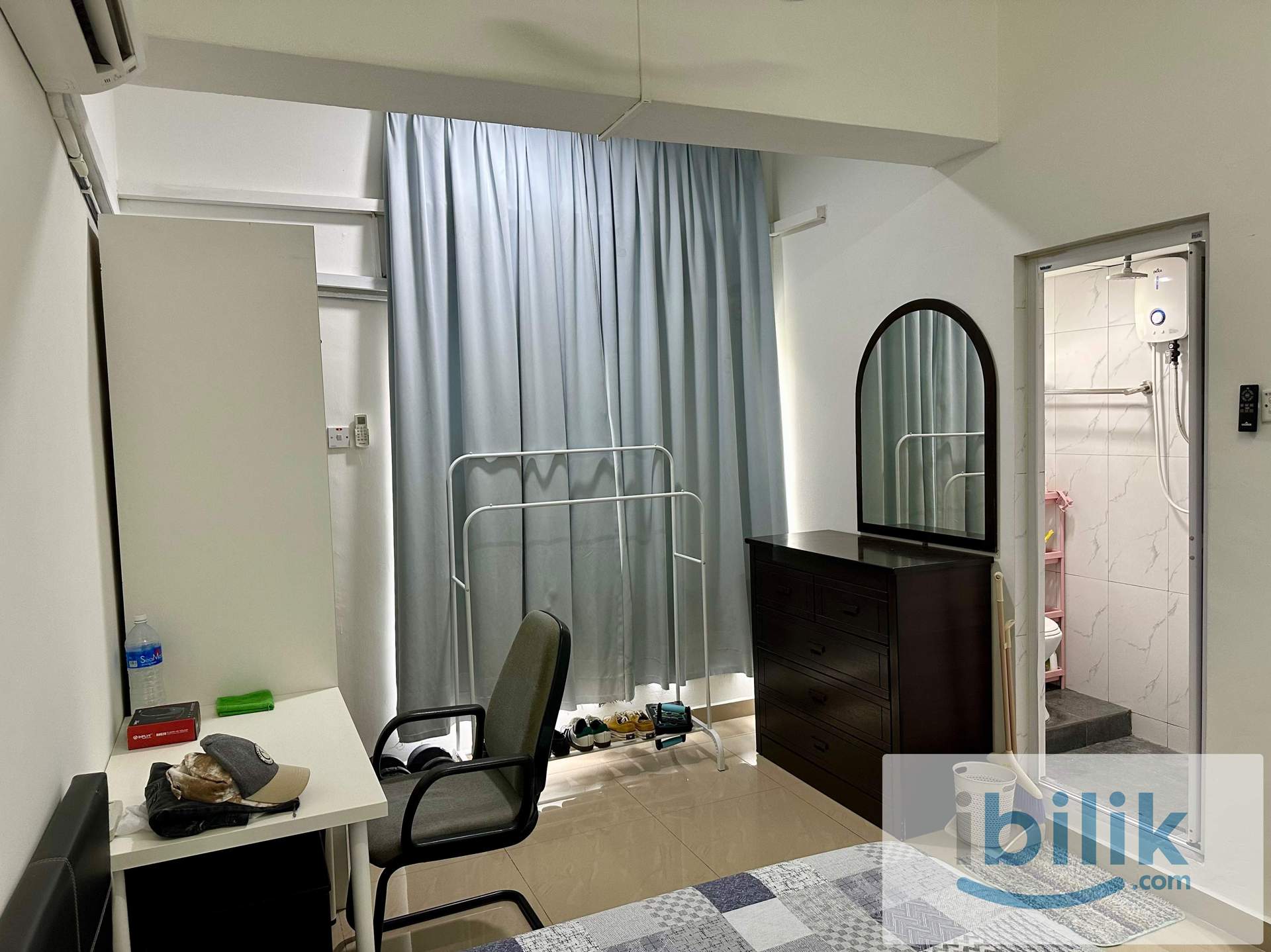 Room 1 - Image 3