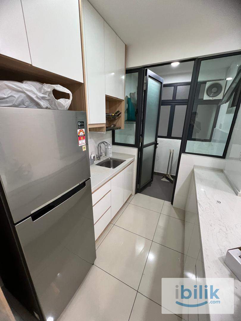 kl traders, medium room, aircon, free wifi, bed set, washing machine, fridge, - Image 5