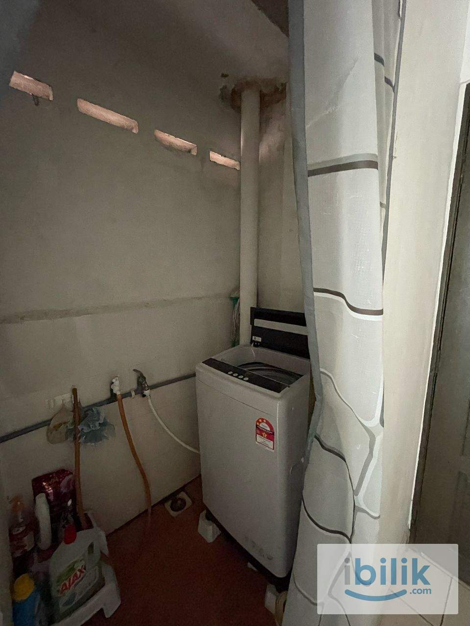 Master Bedroom Sharing in Batu Caves - Image 8