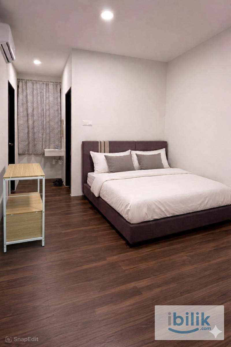 minimalist studio - Image 1