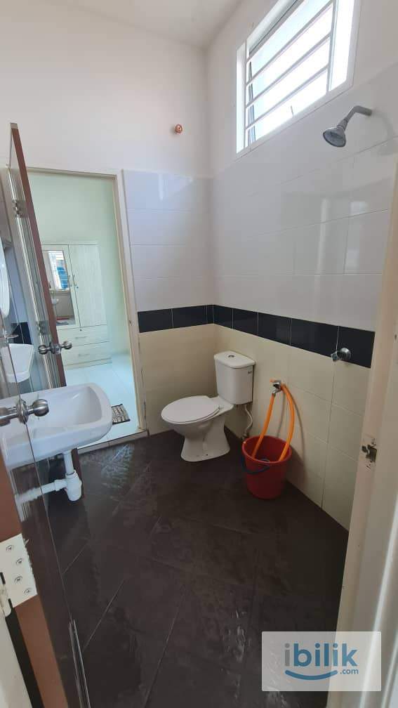 Female room + private bathroom (Alor Gajah, Cheng, Krubong) - Image 1