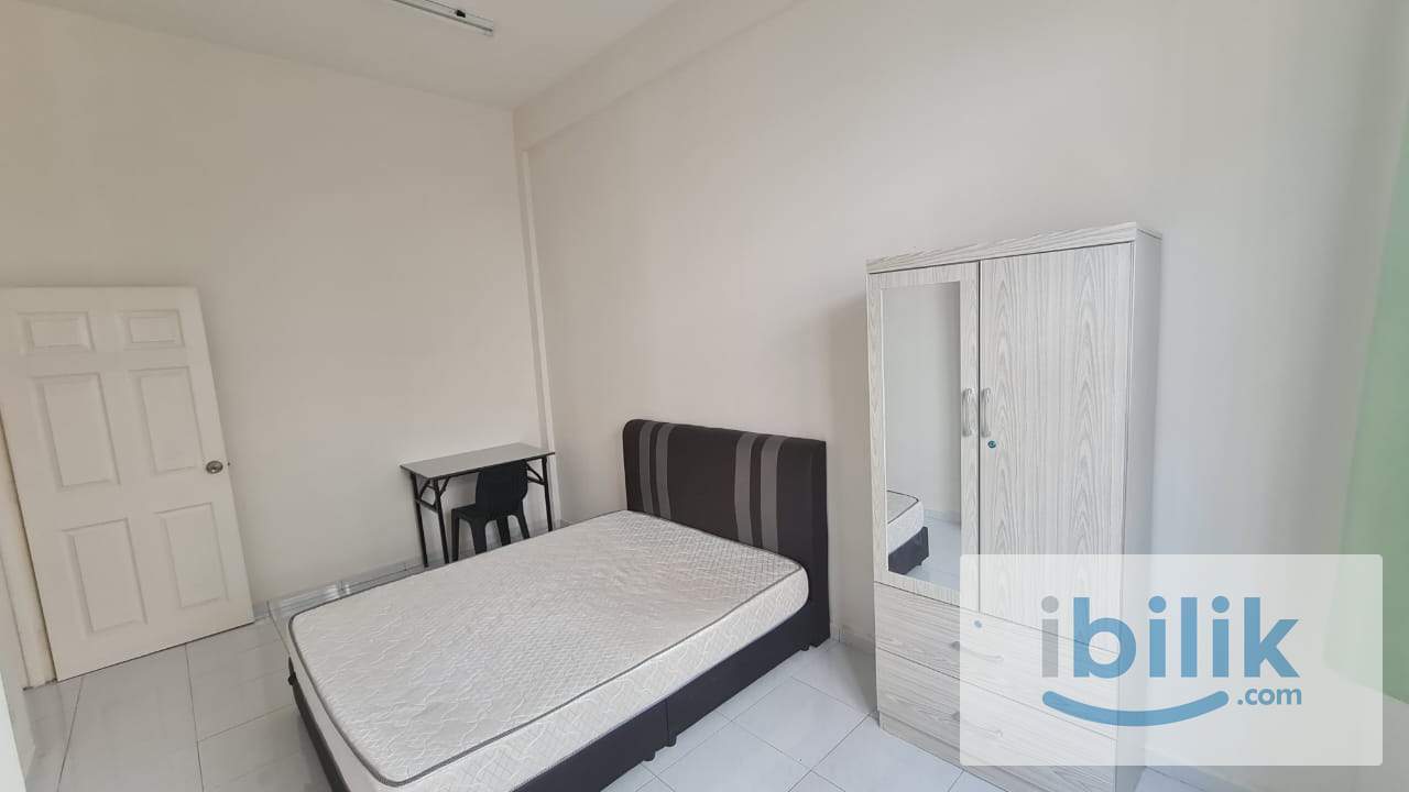Female room + private bathroom (Alor Gajah, Cheng, Krubong) - Image 3