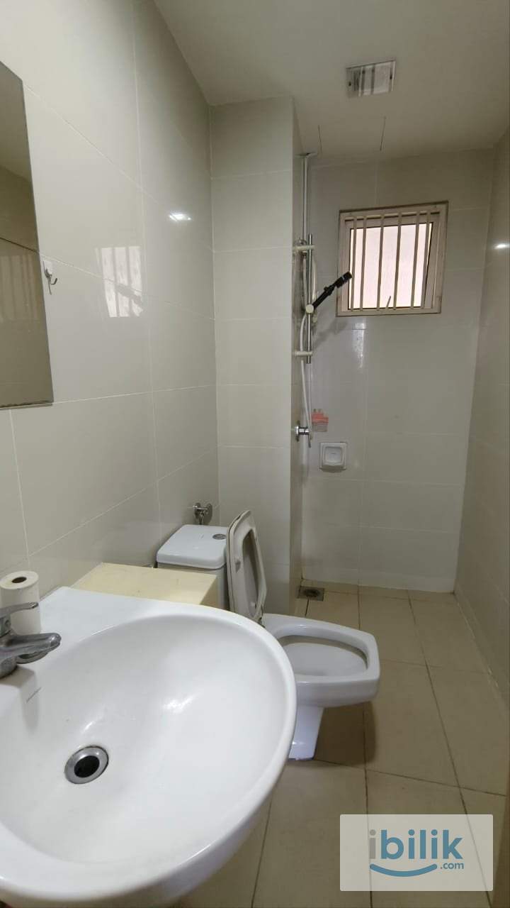 Medium room @ OASIS SQUARE ARA DAMANSARA - Image 4