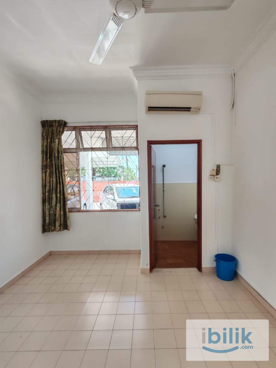 Master Room - Image 1