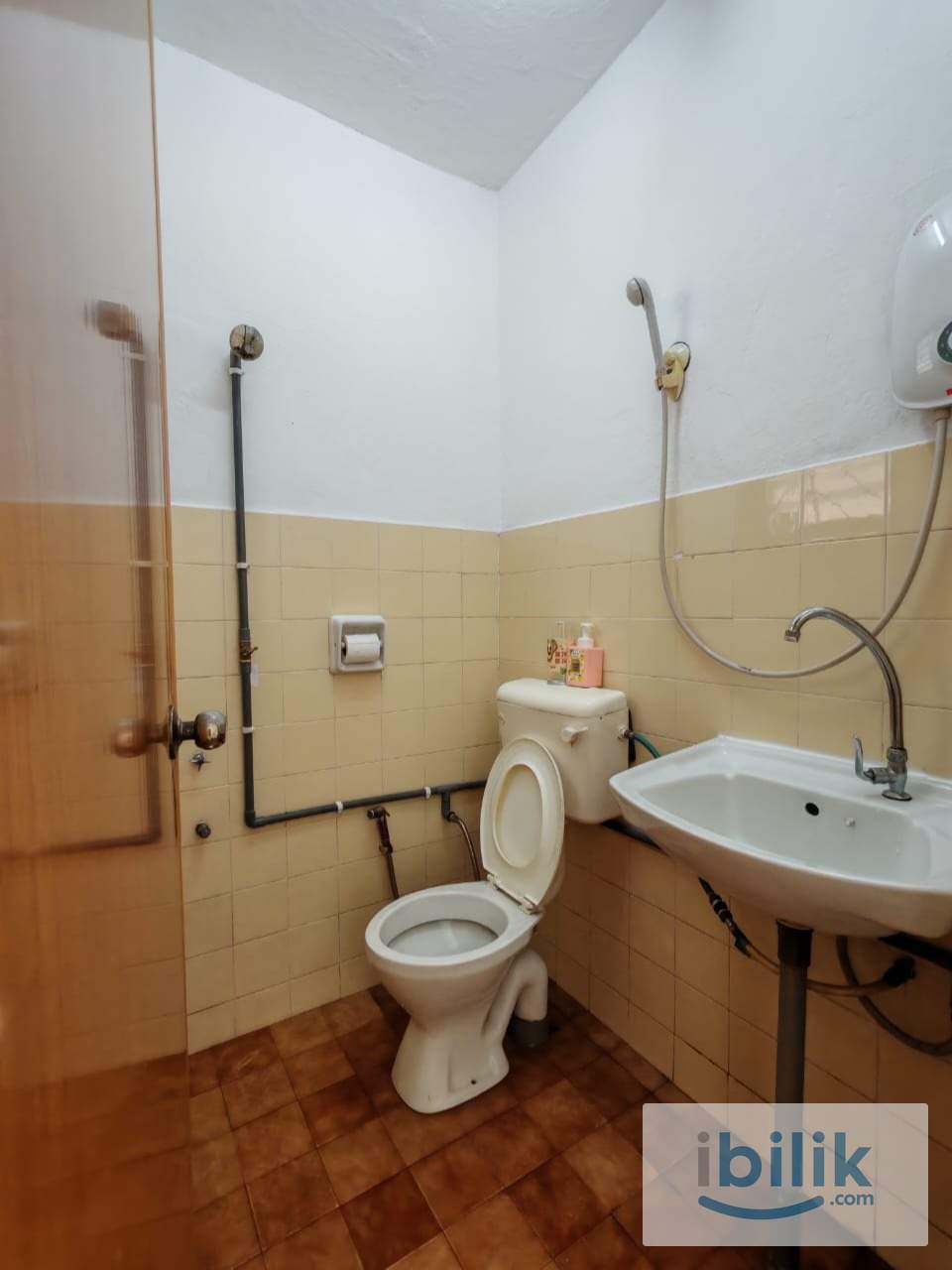 Master Room - Image 3