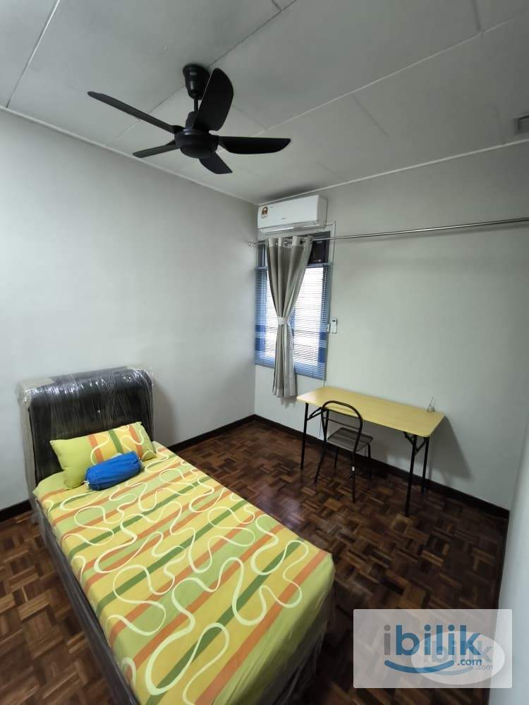 Goodyear court 1 fully furnished middle room with air cond - Image 3